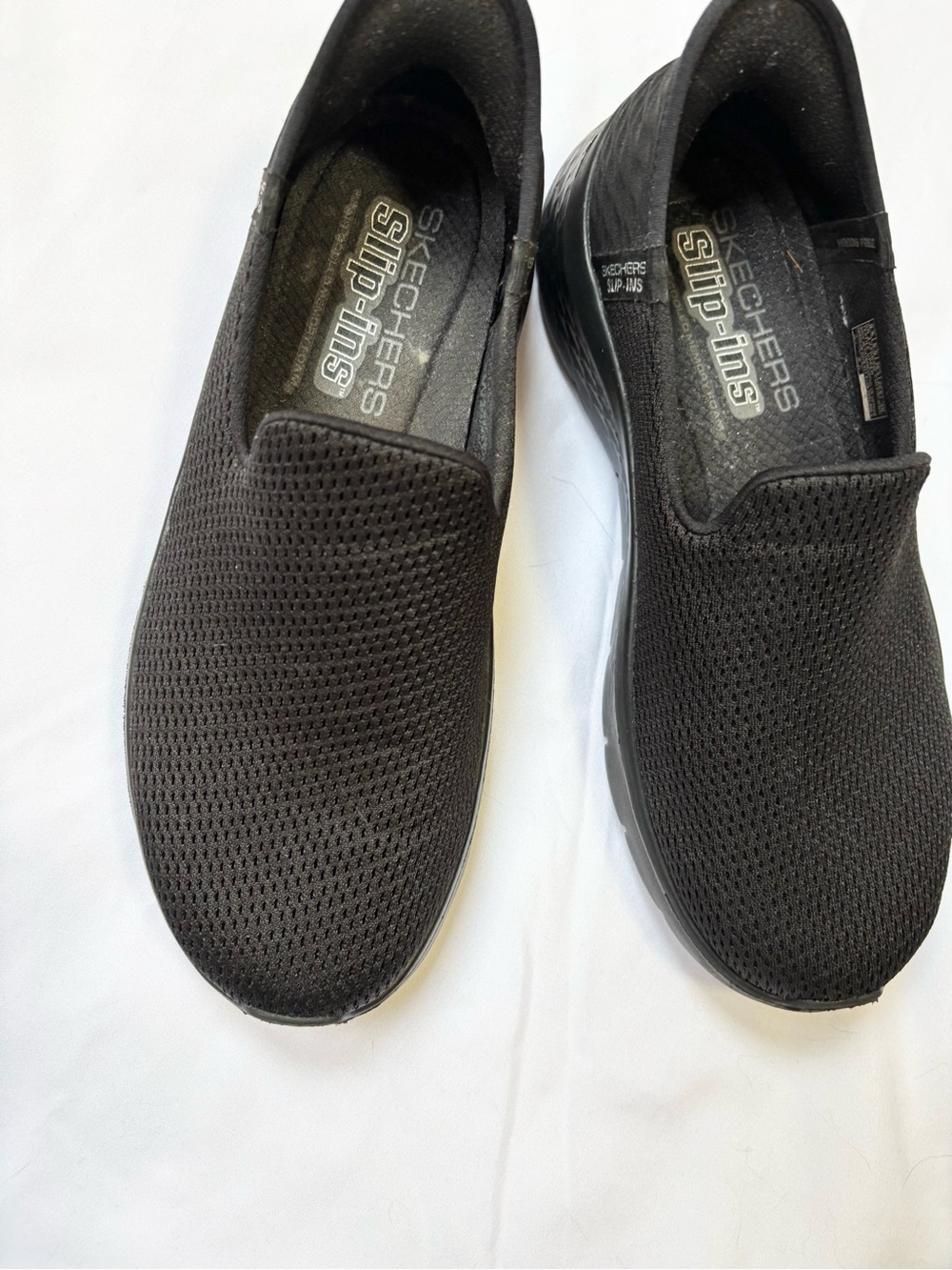Skechers Women's Slip-On Black Knit Go Walk Shoes - Picture 4 of 8